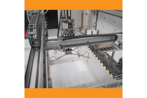 Metaprint automates the loading of printing machines with an XXL linear robot from igus